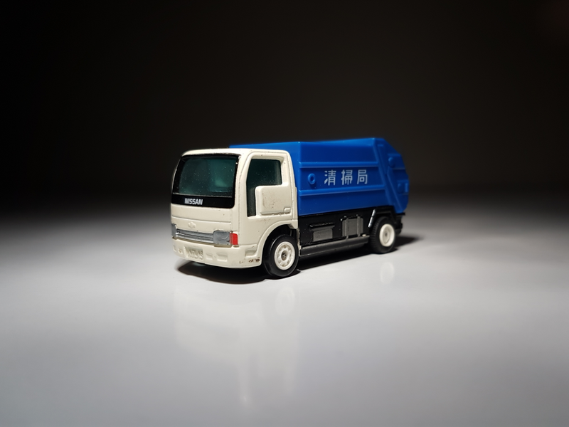 Illustration for article titled Throwback Thursday: B/O (Battery-operated) Tomica B-12 Nissan Atlas Garbage Truck